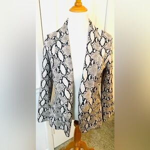 SHEIN Cream and Black Snakeskin Blazer